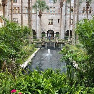 Meet your Posher, Amelia